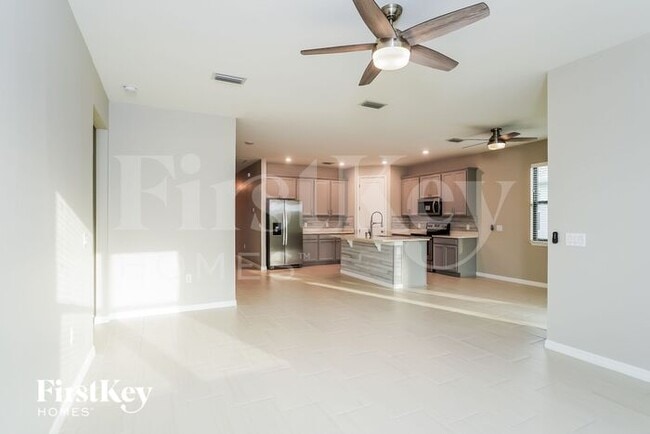 Building Photo - 16448 Palmetto St