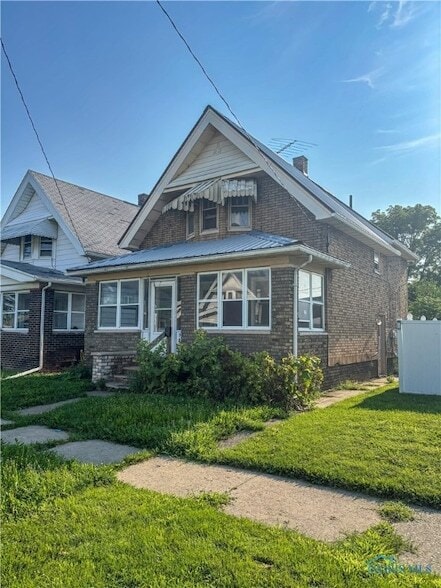 Building Photo - 3412 Maple St