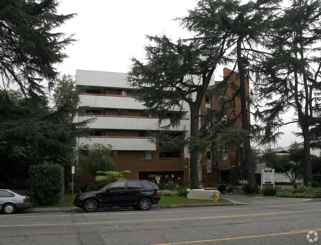 Primary Photo - Fair Park Villa
