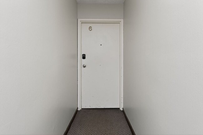 Building Photo - 5523 Ellsworth Ave