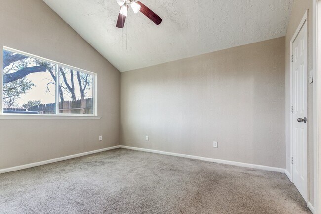 Foto del edificio - 7614 Lemma Dr