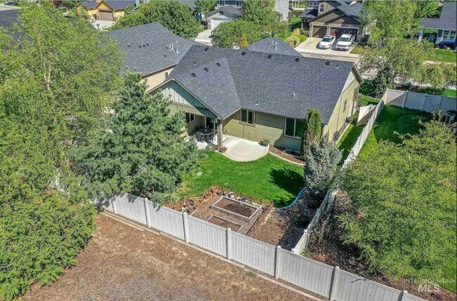 Building Photo - 3857 E Tahiti Dr