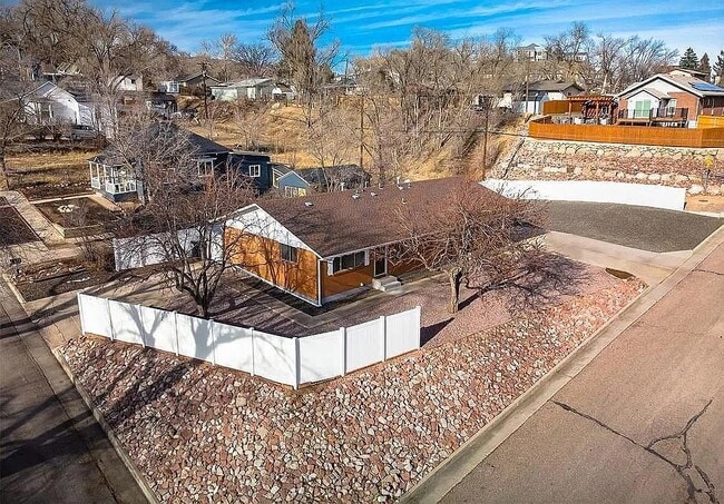 Building Photo - 104 N 25th St