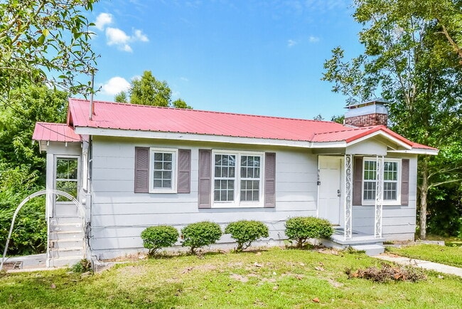 Building Photo - 960 7th Pl