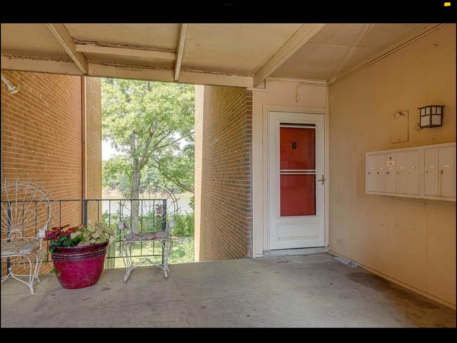 Foto del edificio - 515 Basswood Ave