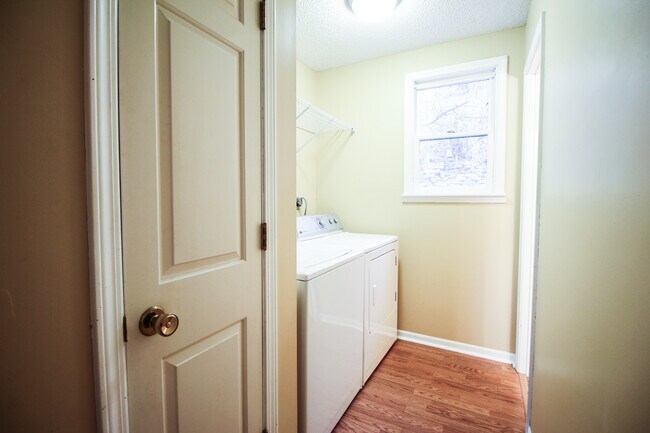 Building Photo - 306 Orchard Cir