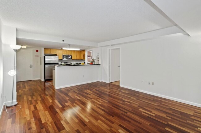 Foto del edificio - 700 1st St