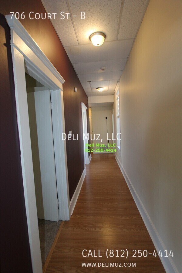 Foto del edificio - Super Nice 3 bd, 1.5 bath Downtown one blo...