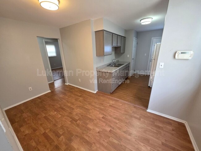 Building Photo - 51 Baldwin Ave E