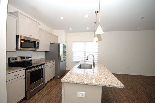 Building Photo - 327 Settlers Pointe Dr
