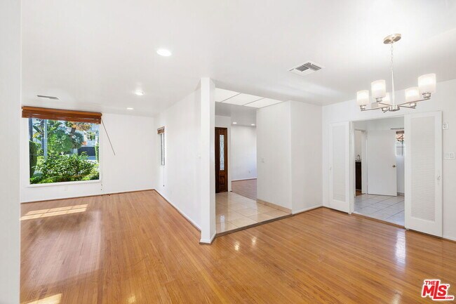 Foto del edificio - 312 S Maple Dr