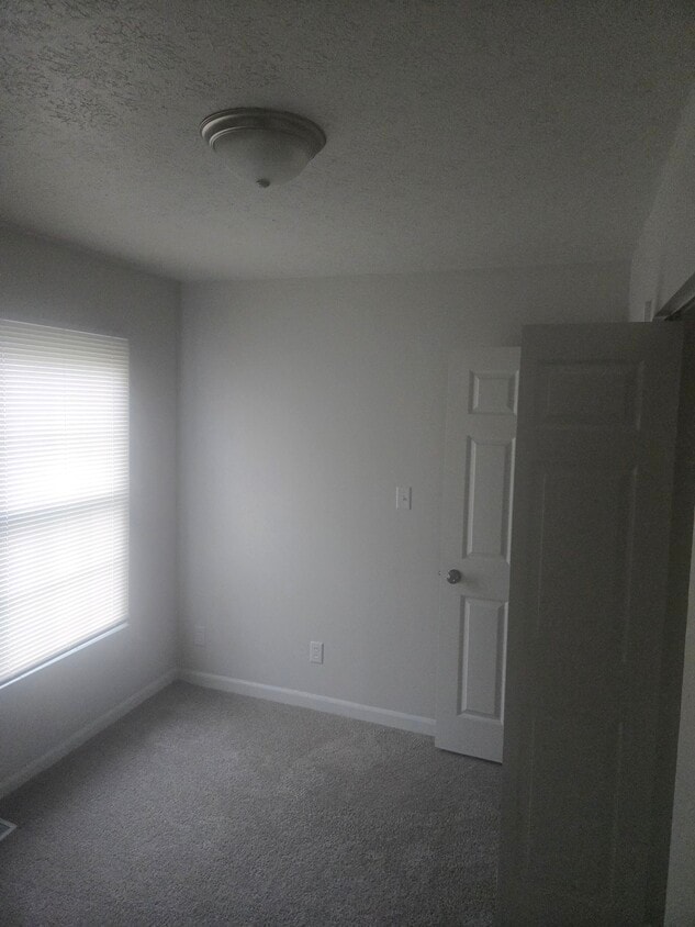 Building Photo - 200 Richards Dr