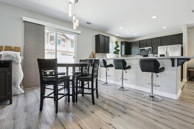 Building Photo - 6958 Stanza Ct
