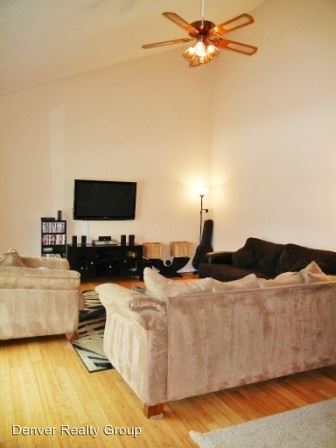 Foto del edificio - 6495 Happy Canyon Rd