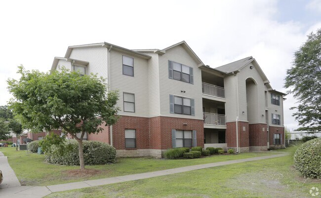 Foto del edificio - 5900 McCain Park Pl