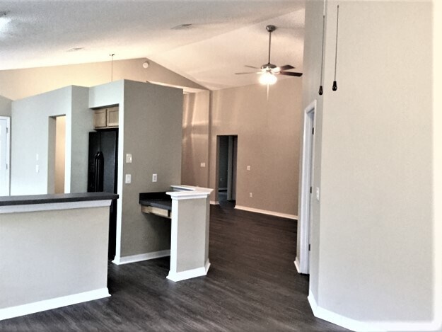 Building Photo - 2106 Carpathian Drive