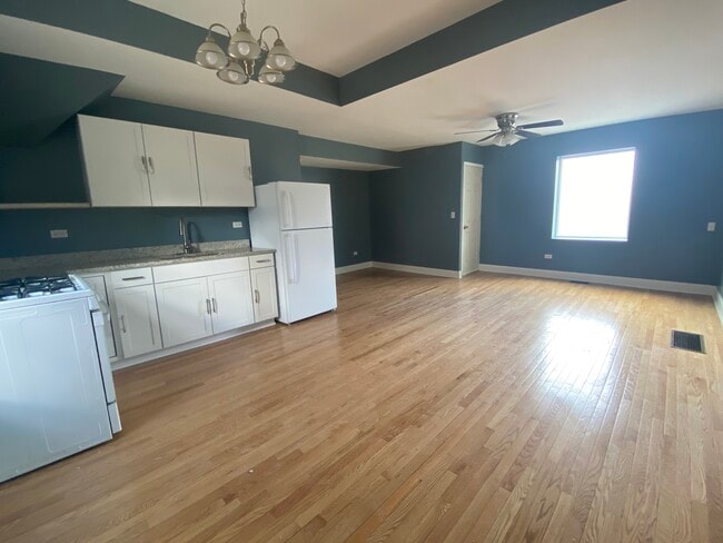 Building Photo - 2316 S Millard Ave