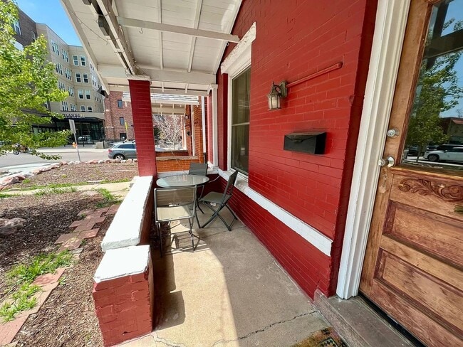 Building Photo - Charming 3BD, 2BA Highlands Square Home wi...