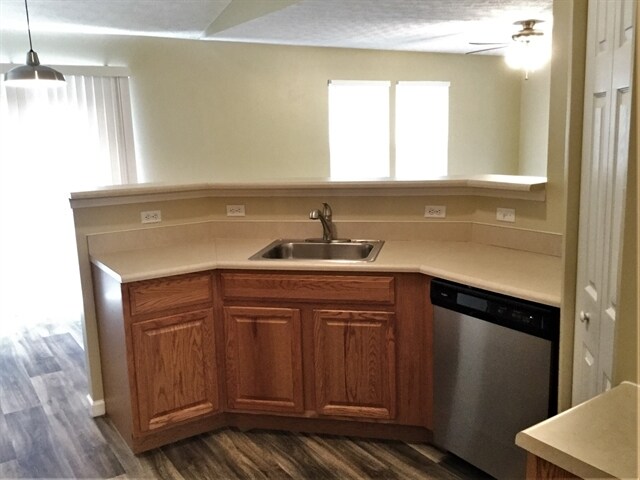 Building Photo - 167 Firestone Dr