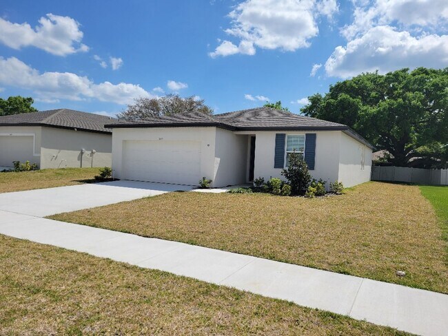 Building Photo - Brand New Auburndale Home For Rent