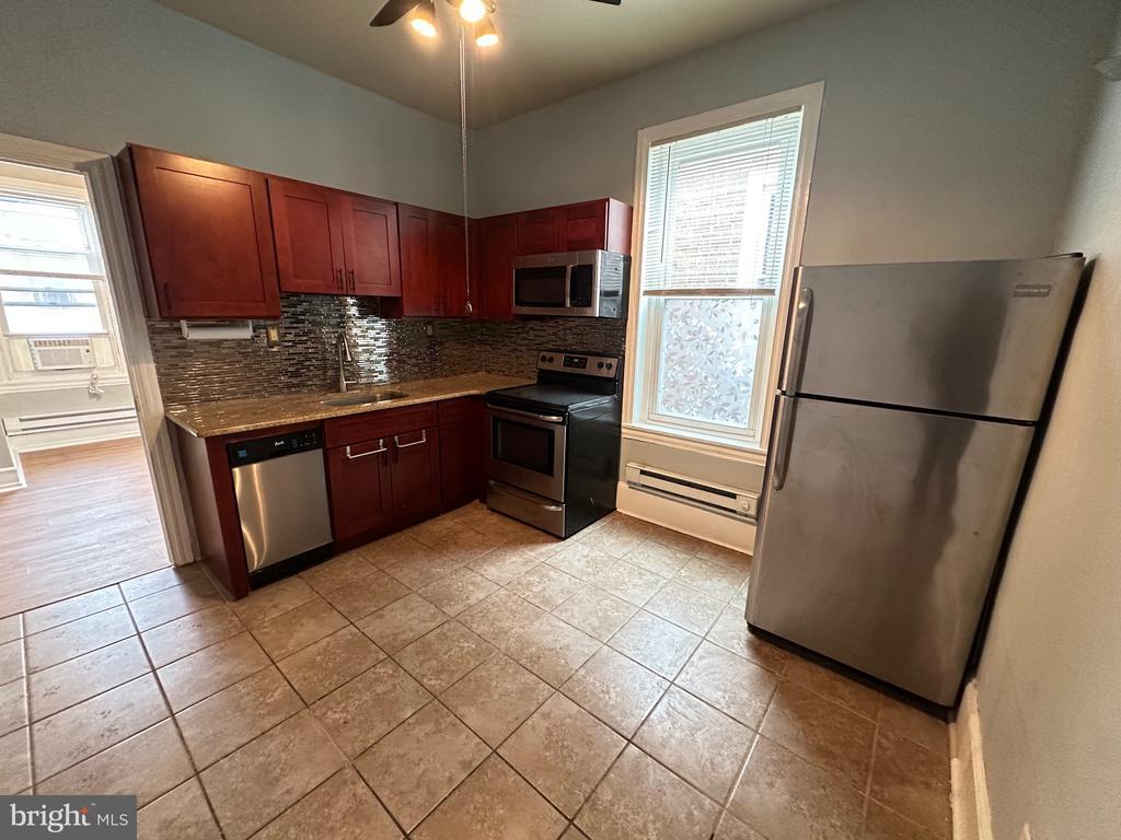 Primary Photo - 1728 N 29th St