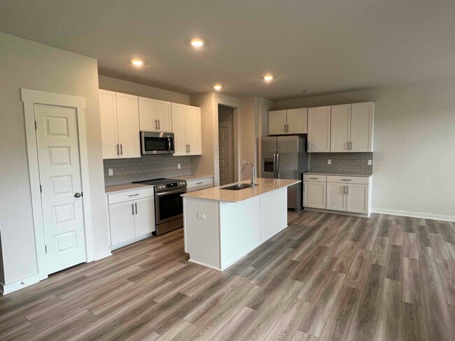 Foto del edificio - 145 Rising Ln