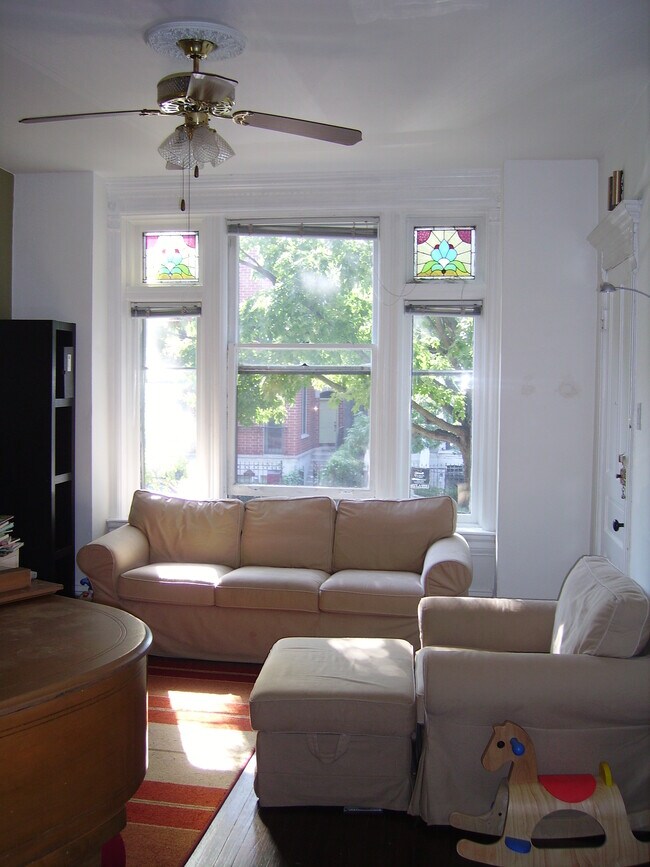 Front room - 3835 N Wayne Ave