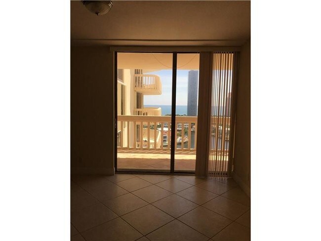 Foto del edificio - 19707 Turnberry Way
