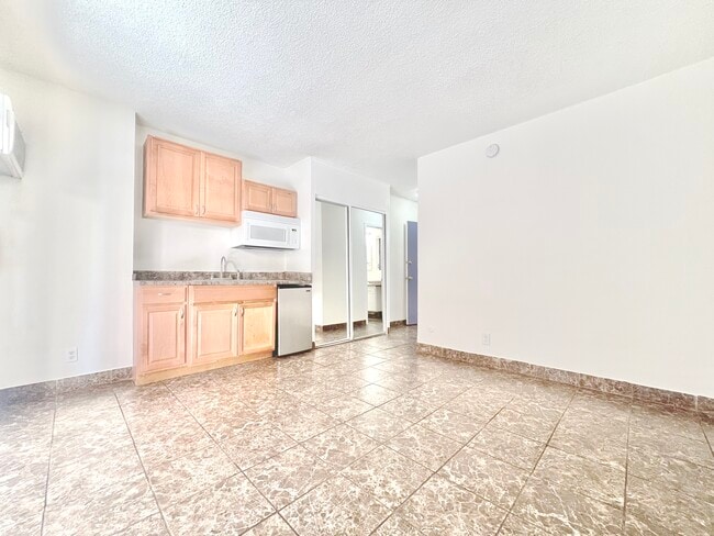 Building Photo - 15125 Victory Blvd