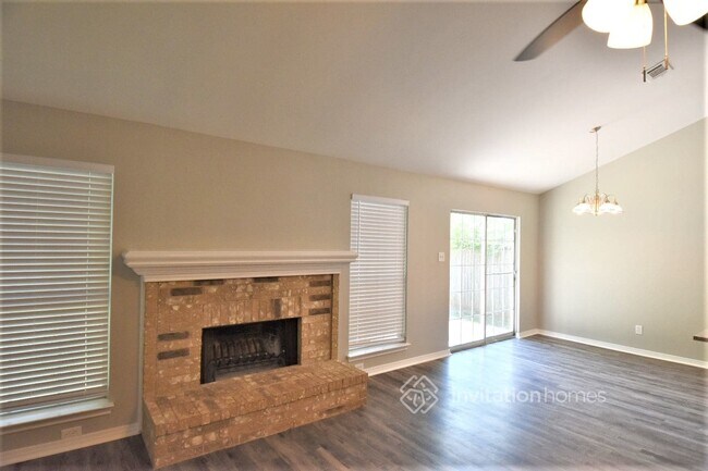 Building Photo - 159 Summerhill Dr