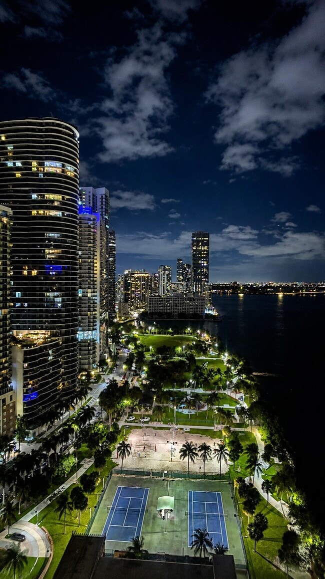 Building Photo - 1717 N Bayshore Dr