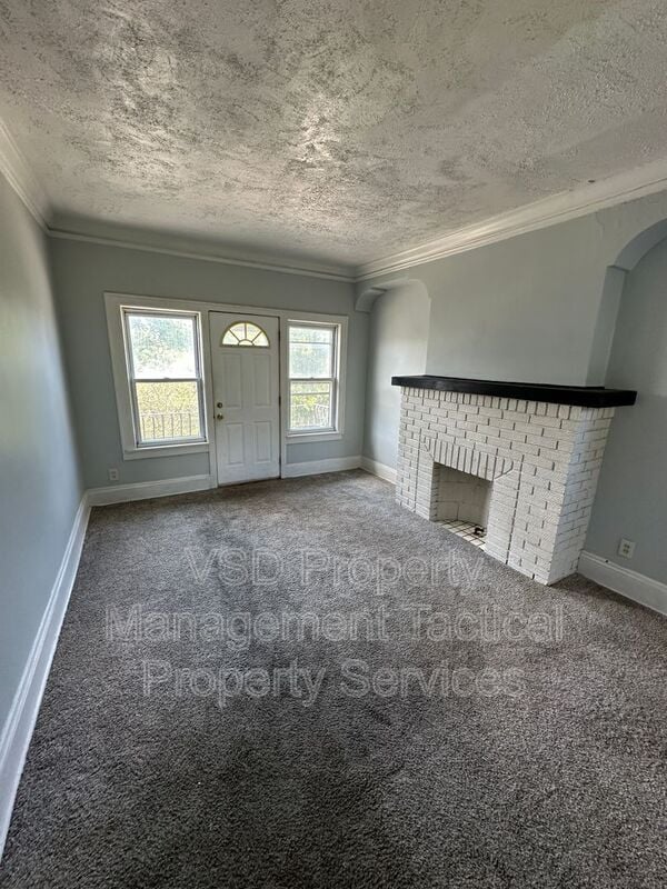 Building Photo - 3281 E 143rd St