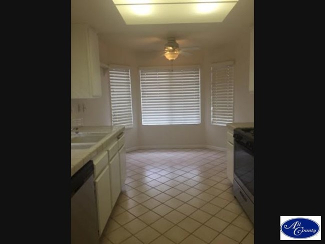 Building Photo - 27650 Calle Ladera