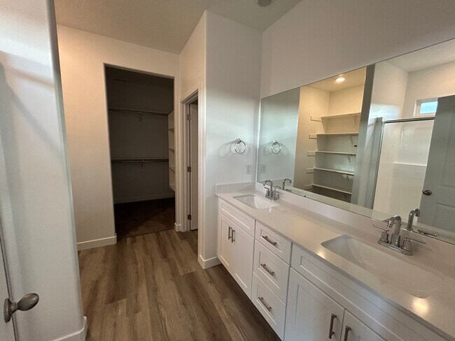 Building Photo - 1362 Gulch Ln