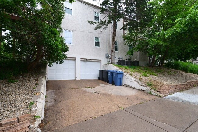 Building Photo - 3552 Irving Ave S