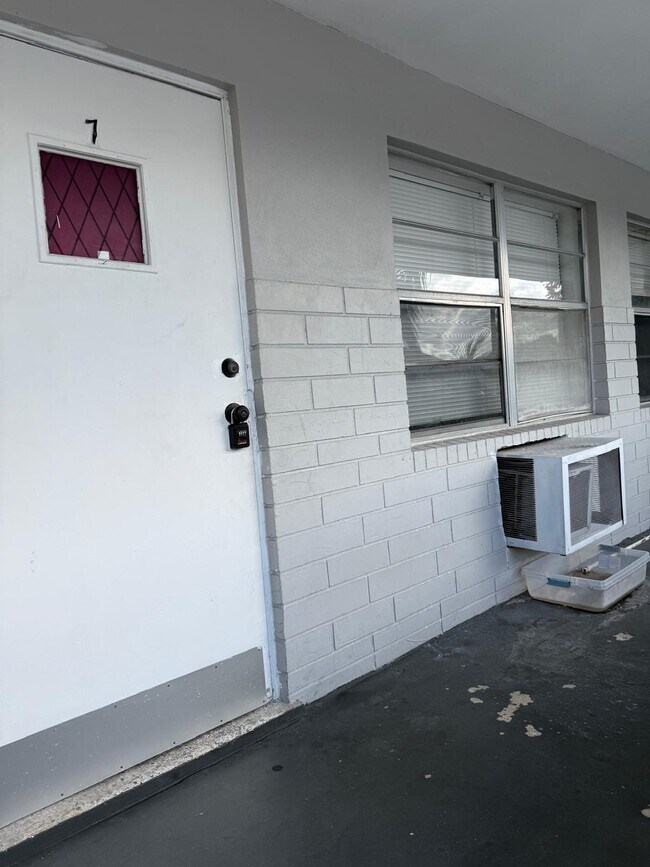 Building Photo - 126 Cleveland St