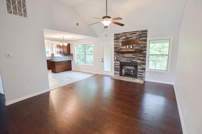 Foto del edificio - Four Bedroom in Liberty Park!