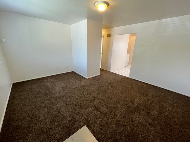 Building Photo - 1013 N 235 W