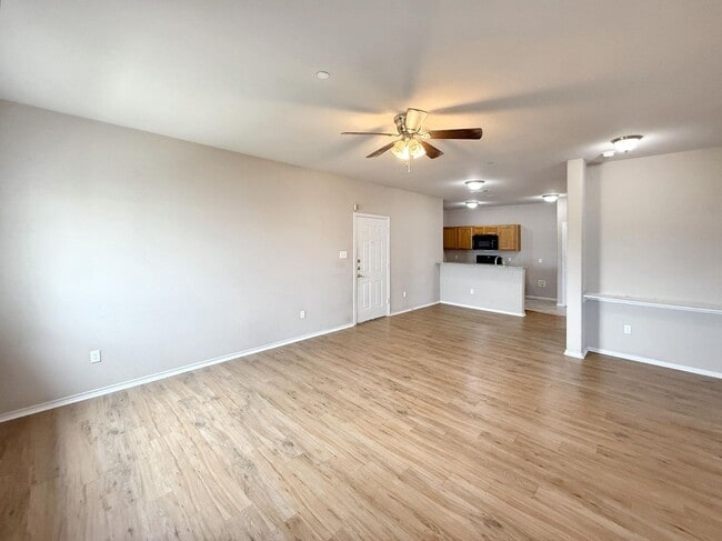 Building Photo - 510 E Hazelwood St