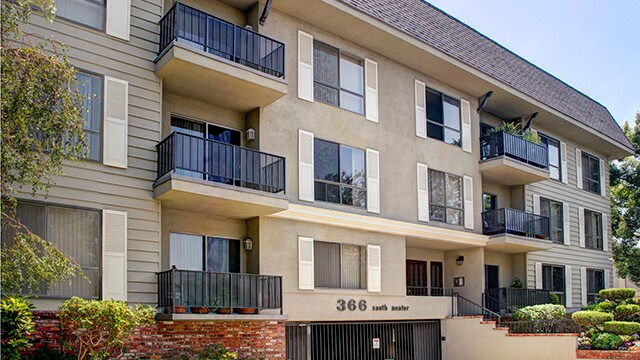 Building Photo - 366 S Mentor Ave