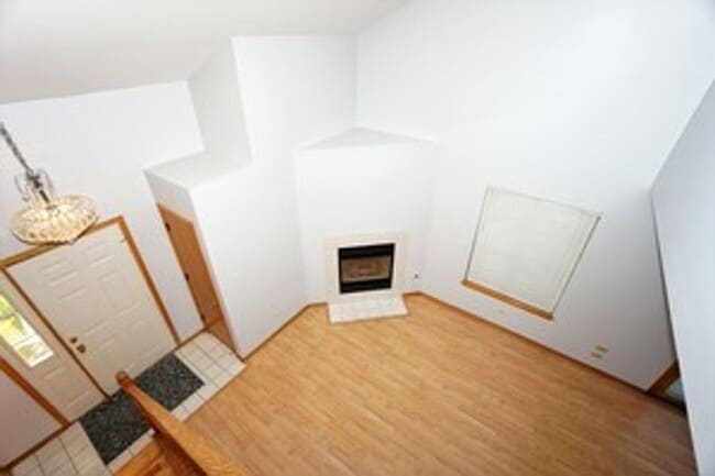 Foto del edificio - Beautiful 3 bedroom 2.5 Bathroom townhome