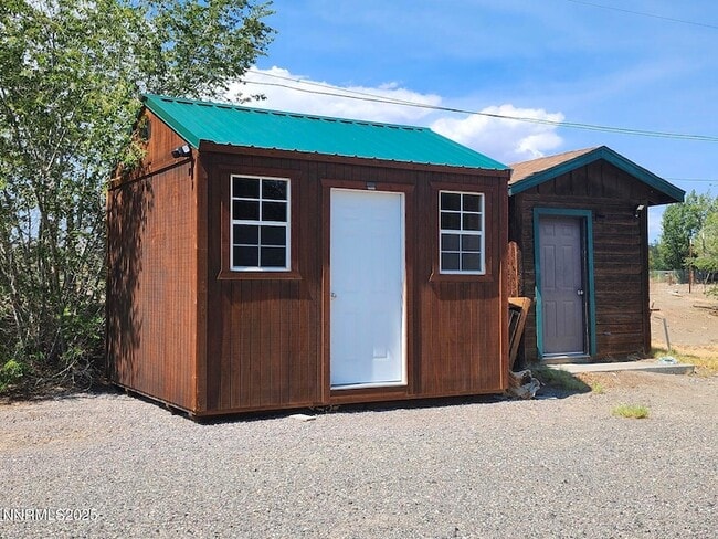 Building Photo - 880 Truckee Ln