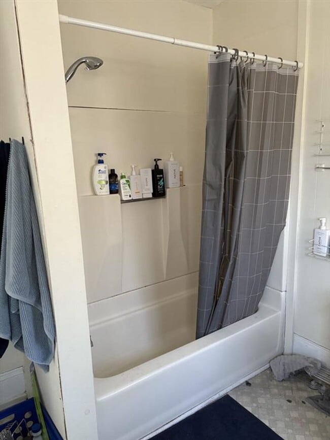 Building Photo - 98 N Main Ave