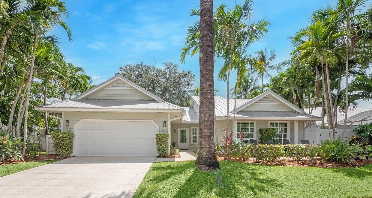 Foto principal - 217 Colony Way W