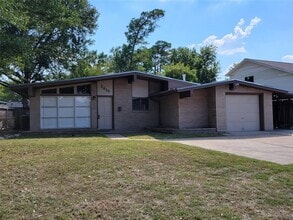 Building Photo - 2419 Stonecrest Dr