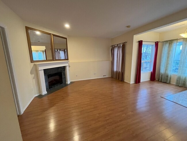 Building Photo - 625 Hamptons Dr NW