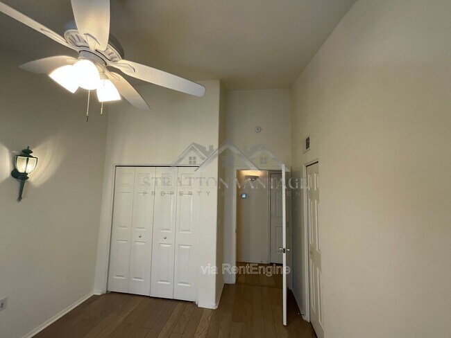 Foto del edificio - 10401 N 52nd St