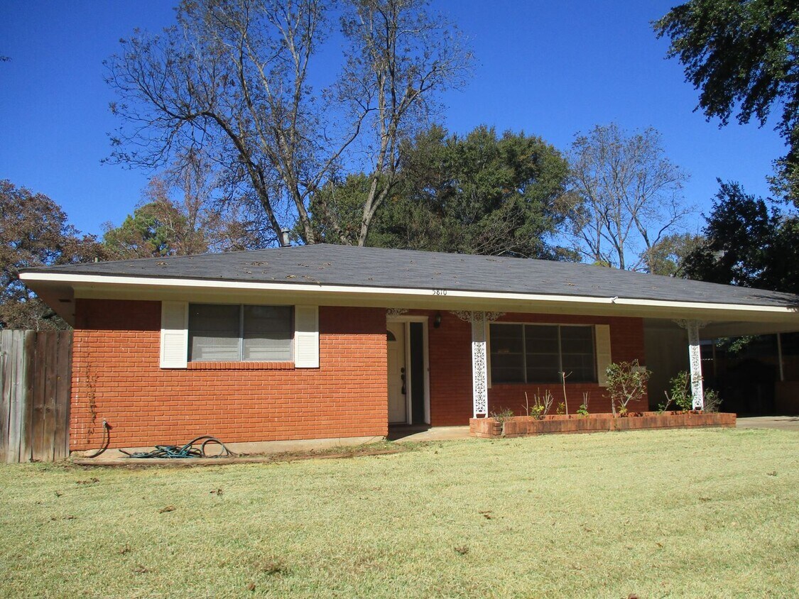 Primary Photo - Charming Broadmoor Home
