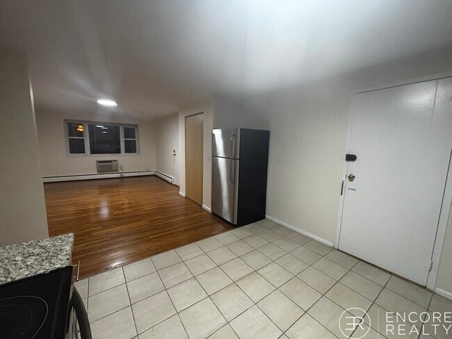 Foto del edificio - 110 Babcock St