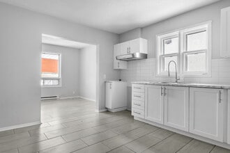 Building Photo - 62 Rue Binet